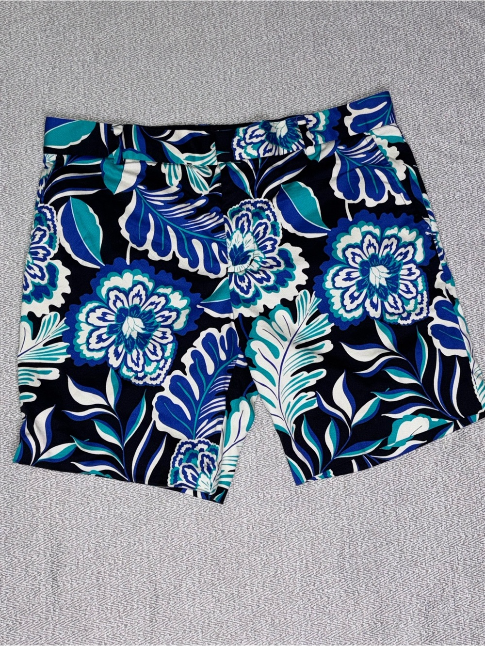 Mr. Turk blue aqua floral flat front chino shorts w/ stretch 8" inseam size 33